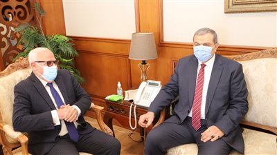 محافظ بورسعيد يلتقي وزير القوى العاملة