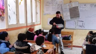 الأعلى للأمناء والمعلمين يتابع تسليم كتب الفصل الدراسي الثاني