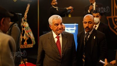 زاهى حواس يكشف تفاصيل أول خريطة للذهب | فيديو