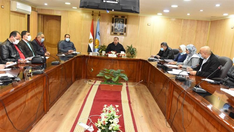 اجتماع محافظ أسيوط