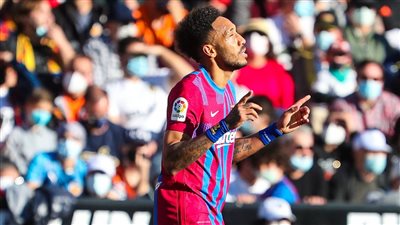 أوباميانج يدخل تاريخ برشلونة في أول مباراة كلاعب أساسي