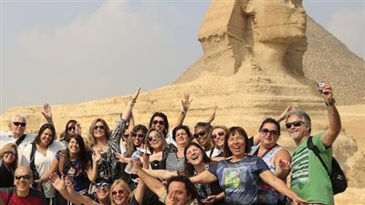 هل تتأثر السياحة في مصر حال نشوب حرب بين روسيا وأوكرانيا؟.. البرلمان يجيب