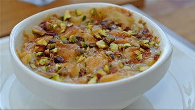 حلوى الشتاء المفضلة.. طريقة عمل أم علي