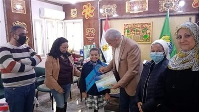 وكيل تعليم الإسماعيلية يستقبل بطلة العالم في الرياضات الذهنية 