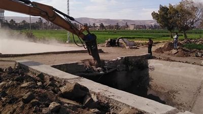  إزالة 64 حالة تعد على أملاك الري والمجاري المائية بأسيوط 