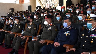 وزير الدفاع يشهد حفل انتهاء فترة الإعداد لطلبة الكليات العسكرية والمعهد الفني للقوات المسلحة