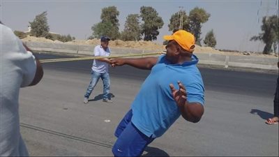  أقوى رجل في مصر يستعد للمهمة الصعبة.. أشرف كابونجا هيسحب المترو بأسنانه وهدفه موسوعة جينيس|  فيديو 