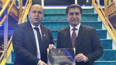  أحمد سمير يحصد جائزة أفضل رئيس اتحاد ميني فوتبول في أفريقيا 