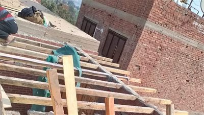 إزالة 4 حالات تعدٍ بالبناء بدون ترخيص بالمنيا