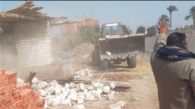 إزالة 5 حالات تعد بالبناء العشوائي في الأقصر 