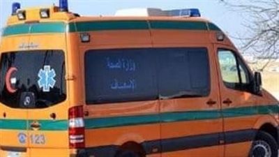 إصابة شخص صدمته سيارة أثناء عبوره الطريق في المقطم