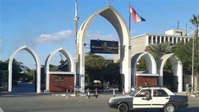 جامعة أسيوط تعلن فوز كليات الصيدلة والزراعة والتربية بكأس التميز البيئي