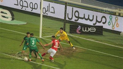 20 دقيقة.. ميكيسوني يتقدم للأهلي بهدفين في مرمى المقاصة | صور