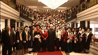 الأزهر يحتفل بتخريج الدفعة 49 من طب بنات الأزهر.. وحضور خاص لقيادات المشيخة | صور 