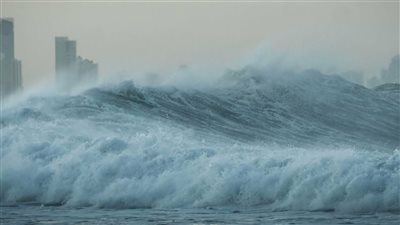 على الدولة التحرك.. فاروق الباز يثير مجددا الحديث عن غرق الإسكندرية والدلتا| فيديو