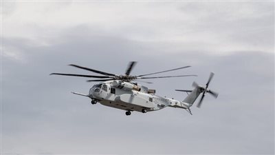 الجيش الأمريكي يخرج أسطول مروحيات من الخدمة 