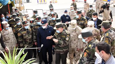 رئيس الأركان يتفقد معرض البحوث الفنية للقوات المسلحة 