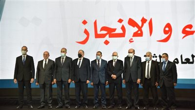 فى احتفالية الوفاء والإنجاز.. صور تذكارية لرئيس مجلس الدولة مع قضاته المتميزين