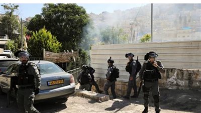 اسرائيل تعتقل 15 فلسطينيا بينهم 4 أطفال من باب العمود في القدس