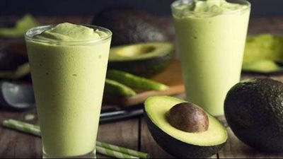 طريقة عمل عصير الأفوكادو مثل الجاهز