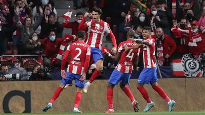 أتلتيكو يتقدم على مانشستر يونايتد بهدف بالشوط الأول وأياكس يتفوق على بنفيكا