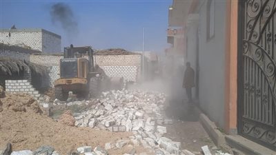 إزالة 21 حالة تعد بالبناء في مركز سمالوط شمال المنيا 
