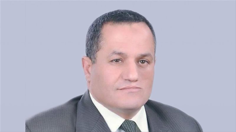 عمرو حمروش