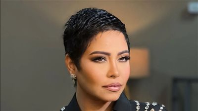 شيرين تستعرض رشاقتها في أحدث ظهور من دبي | فيديو