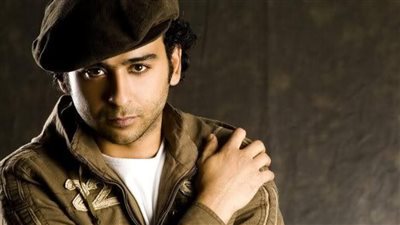 أحمد عزمي يكشف سر دخوله طريق الإدمان