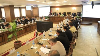 تنفيذي الجيزة يناقش آليات مواجهة التعديات على الأراضي الزراعية ومخالفات البناء 