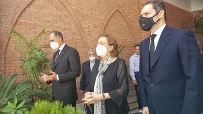 حفيد مبارك يحيي ذكرى رحيله.. ومحبو الرئيس السابق يتوافدون اليوم على مقبرته