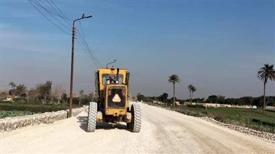 بدء أعمال توسعة ورصف طريق الزيدية حتي جسر ترعة المريوطية بالجيزة