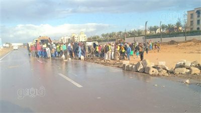 إصابة 12 شخصا في انقلاب أتوبيس بطريق إسكندرية مطروح في الساحل الشمالي 