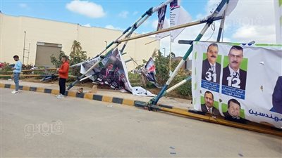 بسبب الرياح.. سقوط بنرات الدعاية الانتخابية  بنقابة المهندسين بالقاهرة |صور