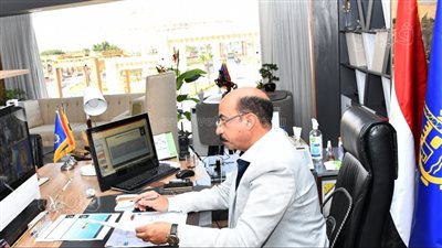 اجتماع لمحافظ أسوان ووزير التنمية المحلية لمتابعة جهود إزالة التعديات | صور