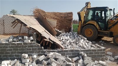 إزالة 36 حالة تعد في مركزي المراغة والمنشأة بسوهاج | صور 