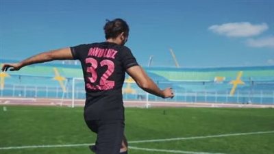 يوسف الشريف يستعرض مهاراته في كرة القدم|فيديو