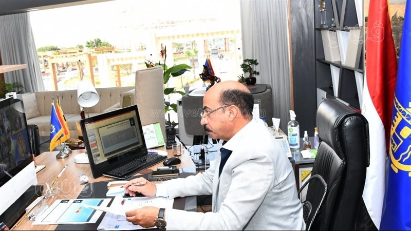محافظ أسوان اللواء