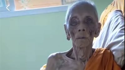 163 سنة.. أحمد العوضي يعرض فيديو لأشهر معمر في العالم 