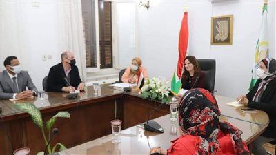 نائب محافظ الجيزة تبحث إجراءات إصدار تراخيص إقامة شبكات المحمول | صور