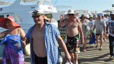 هل نشبت مشاجرات بين السائحين الأوكرانيين والروس بالغردقة؟ | فيديو