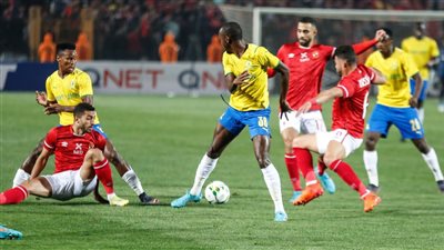 بعد هزيمة الأهلي أمام صن داونز.. الجماهير تهاجم اللاعبين.. عبد الحفيظ: نحن أبطال أفريقيا وقادرون على التعويض.. وهذه فرص التأهل