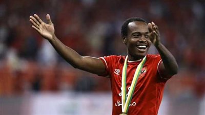 هل يجازف موسيماني ويدفع بـ بيرسي تاو أمام صن داونز؟