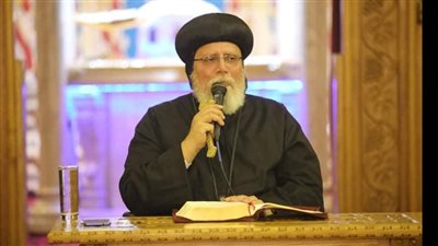 الأنبا أكليمندس يكرم دفعة من إعداد الخدام بكنائس قطاع ألماظة