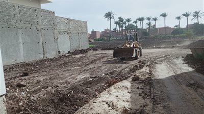 بإزالة 5 حالات بناء مخالف على أراض زراعية بالجيزة | صور