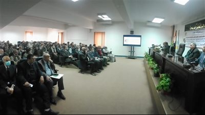 بحضور المزارعين والمستثمرين.. تنظيم حوار مجتمعي لتكتلات النباتات الطبية والعطرية بأسيوط