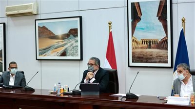 السياحة تجدد تأكيدها على إقامة السائحين الأوكرانيين مجانًا بالفنادق