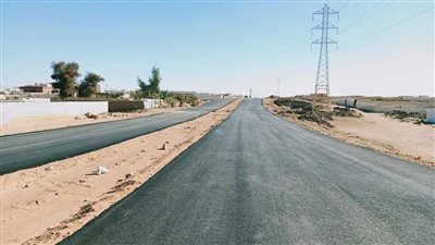 الانتهاء من رصف الطرق بالواحات البحرية بنسبة 80٪ من الخطة | صور