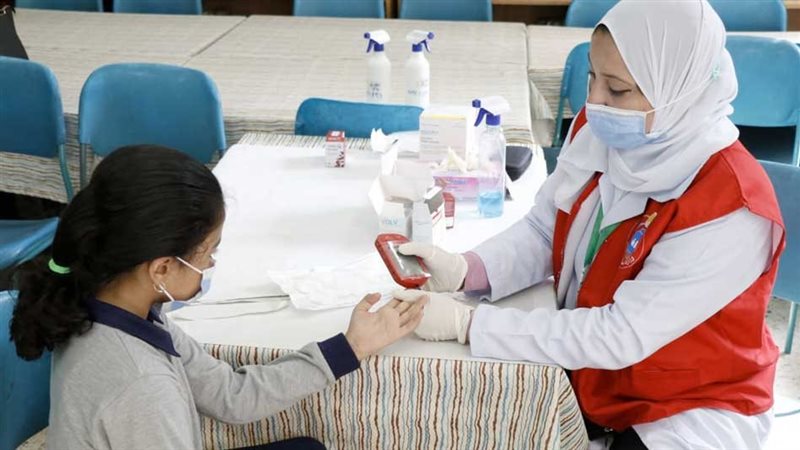 فحص طلاب المدارس