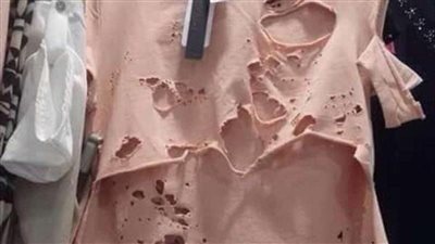 تفسير رؤية الملابس الممزقة في المنام وعلاقته بارتكاب الذنوب 